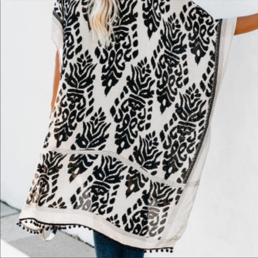 BOHO sheer kimono with Pom Pom trim - Picture 5 of 6